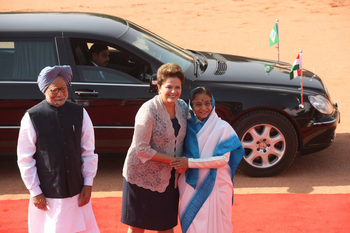 Welcoming President of Brazil  Pratibha Patil at Brazil